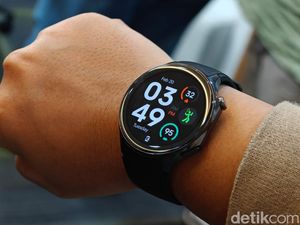 Wujud Oppo Watch X Teman Main Badminton, Baterainya Tembus 12 Hari