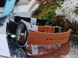 Wujud Oppo Watch X Teman Main Badminton, Baterainya Tembus 12 Hari