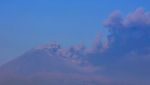 Penampakan Abu Vulkanik Gunung Popocatepetl dari Perkotaan Meksiko
