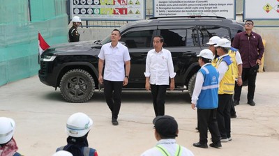 Saat AHY Satu Mobil Bareng Jokowi di IKN