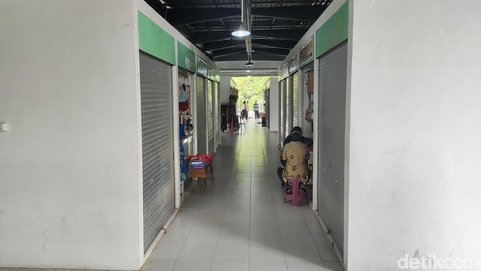 Potret Fresh Market Kutisari Selatan Sepi