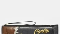 Dompet satu ini juga menyerupai produk makanan. Berbentuk seperti cokelat batangan yang telah digigit. Foto: site news