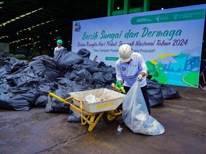 250 Insan Pusri Bersih Sungai dan Dermaga, Sampah 2,2 Ton Diolah Kembali