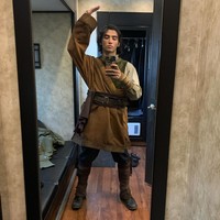 Sebastian merupakan aktor kelahiran Los Angeles, AS, 24 tahun lalu. Parasnya yang tampan dengan senyum manis membuat banyak penonton ‘Avatar: The Last Airbender’ salah fokus. Foto: Instagram/@sebastianamoruso