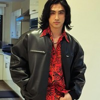 Sebastian pun bertalenta di bidang musik. Dia bisa memainkan beberapa alat musik, di antaranya gitar, drum, piano dan biola. Foto: Facebook/ Sebastian Amoruso