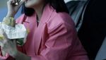 Serunya Kiki Amalia Kulineran dan Jajan Es Krim Durian Bareng Suami