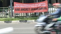 Spanduk Dukungan Hak Angket DPR Muncul Di Seluruh Kota Jakarta