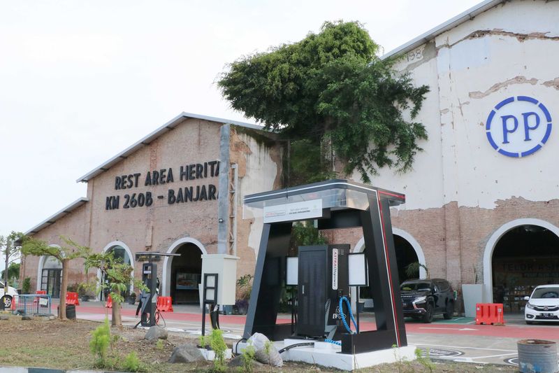 SPKLU Astra Otopower di rest area heritage km 260 B