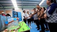 Sampoerna Academy berkomitmen untuk membuka pintu menuju masa depan inovatif dan berdaya saing tinggi melalui pendidikan STEAM yang inspiratif dan berkualitas, salah satunya melalui penyelenggaraan STEAM EXPO 2024 yang secara serentak diselenggarakan di seluruh sekolah Sampoerna Academy Jakarta, Sentul, BSD, Surabaya, dan Medan. 