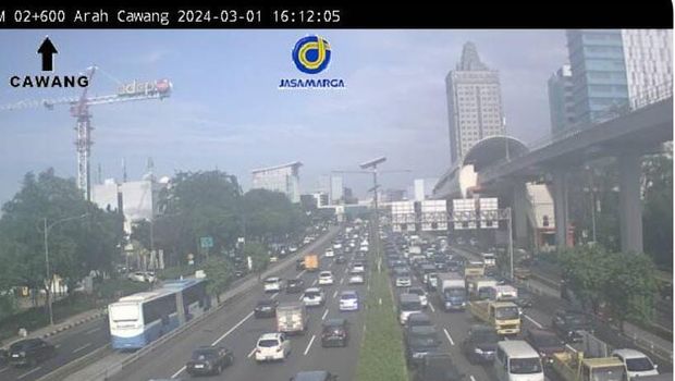 Tangkapan layar CCTV Travoy di Tol Dalam Kota, Jumat (1/3/2024)