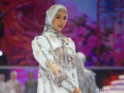 10 Koleksi Busana Shella Saukia, Saat Crazy Rich Aceh Jadi Desainer