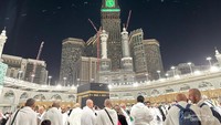 Suasana Masjidil Haram di malam hari.