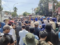 5 Hal Tentang Massa Demo Serang Aparat di Kantor KPU Sinjai