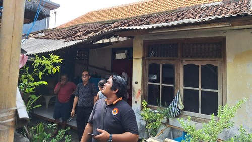 BPBD Kabupaten Badung masih terus mendata rumah warga yang terdampak angin kencang, Sabtu (2/3/2024). (Dok BPBD Badung)