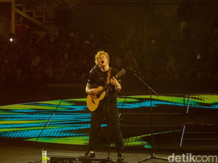Ed Sheeran Sukses Hentak Jakarta