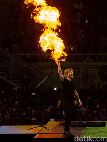 Ed Sheeran Sukses Hentak Jakarta