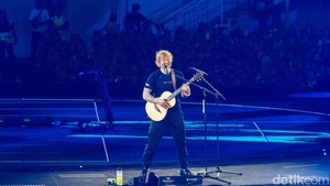 Kedatangan kedua Ed Sheeran jadi pelepas dahaga rindu bagi fans usai konser terakhir kalinya di Indonesia sekitar 5 tahun yang lalu. Foto: Rifkianto Nugroho/ detikcom
