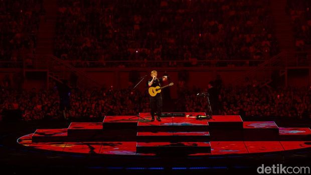 Ed Sheeran Sukses Hentak Jakarta