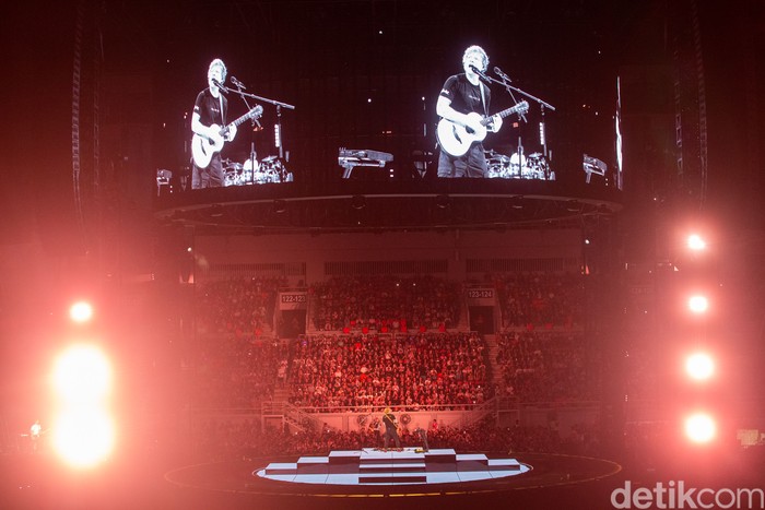 Ed Sheeran Sukses Hentak Jakarta