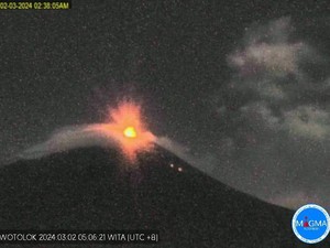 Gunung Ile Lewotolok Meletus Dua Kali Pagi Ini