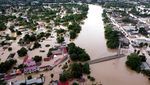 Foto Udara Banjir Bandang Terjang Bolivia
