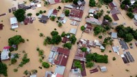Tampilan drone menunjukkan kota yang banjir dekat perbatasan dengan Brasil, di Cobija, Bolivia, 28 Februari 2024, dalam tangkapan layar yang diambil dari video. Cochabamba Municipality via REUTERS