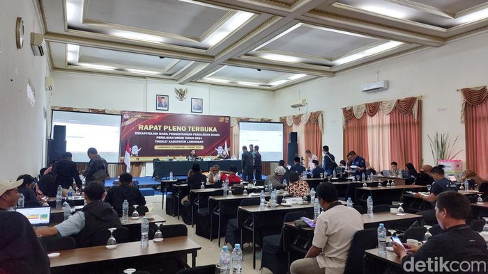 Hari Ketiga Rekapitulasi Suara di Tingkat Kabupaten Menyisakan 10 Kecamatan