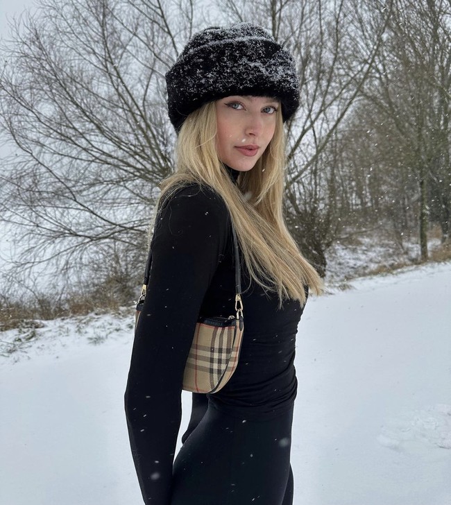 Hieke menggambarkan ciuman itu sebagai ciuman biasa-biasa saja. Hieke menjelaskan ciuman tersebut: “Jelas bukan yang terbaik yang pernah saya alami.” Foto: Dok. Instagram @hieke_konings