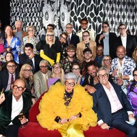 Inilah momen Iris Apfel merayakan ulang tahunnya yang ke-100. Iris mengundang 100 temannya dalam perayaan yang digelar di Central Park Tower, New York, 9 September 2021.  Foto: Getty Images for Central Park Tower/Patrick McMullan