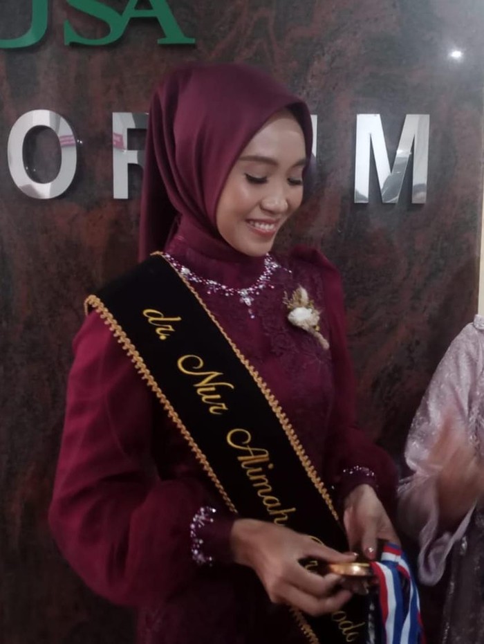 Jadi Atlet Ski Air, Alma Lulus Jadi Dokter di Unusa