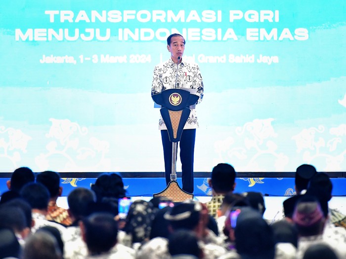 Jokowi memberikan sambutan di Kongres XXIII PGRI, Sabtu (2/3/2024).