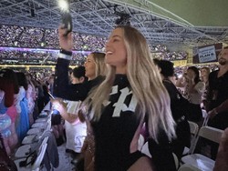 Influencer Pakai Body Suit G-String di Konser Taylor Swift, Dihujat Murahan