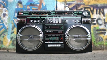 Ketika tape jadi motor. Foto: Reddit via Boredpanda