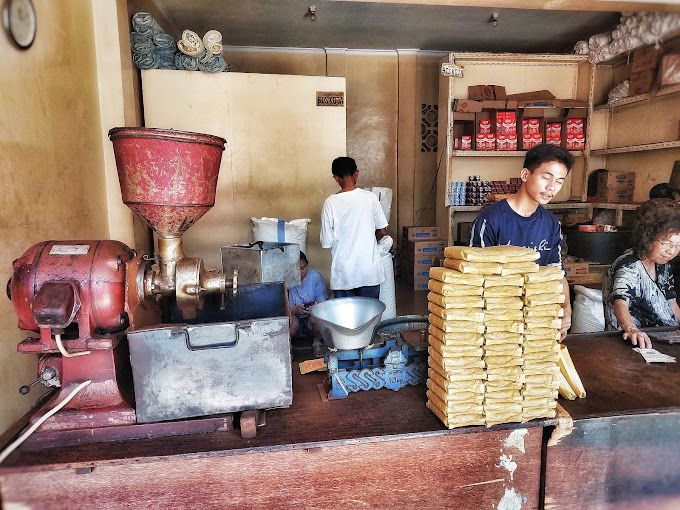 Kedai kopi legendaris di Jakarta