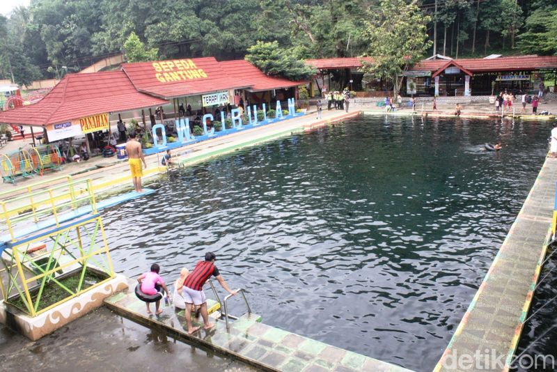 Kolam Renang Cibulan di Kuningan. Kolam Renang Cibulan di Kuningan.