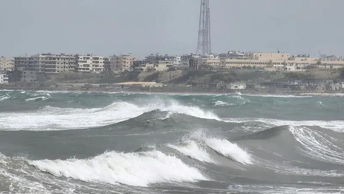 Waves are pictured during high winds in the Syrian port city of Banias, Syria March 29, 2023. (File photo: Reuters)