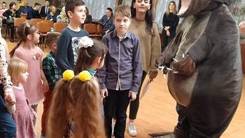 Harusnya badut gajah si dumbo tapi kok ini beda ya? Foto: sadanduseless