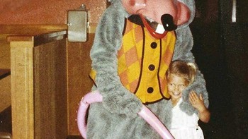 Badut tikus, anaknya sih tetap tersenyum. Foto: sadanduseless