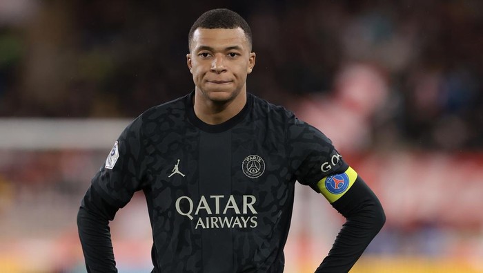 MONACO, MONACO - MARCH 01: Kylian Mbappe of PSG reacts during the Ligue 1 Uber Eats match between AS Monaco and Paris Saint-Germain at Stade Louis II on March 01, 2024 in Monaco, Monaco. (Photo by Jonathan Moscrop/Getty Images)