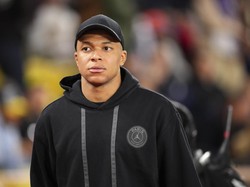 3. Kylian Mbappe (11 juta pencarian sebulan). Foto: AP/Daniel Cole