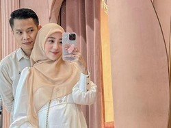 7 Potret Cantik Larissa Chou Pamer Baby Bump di Kehamilan Kedua