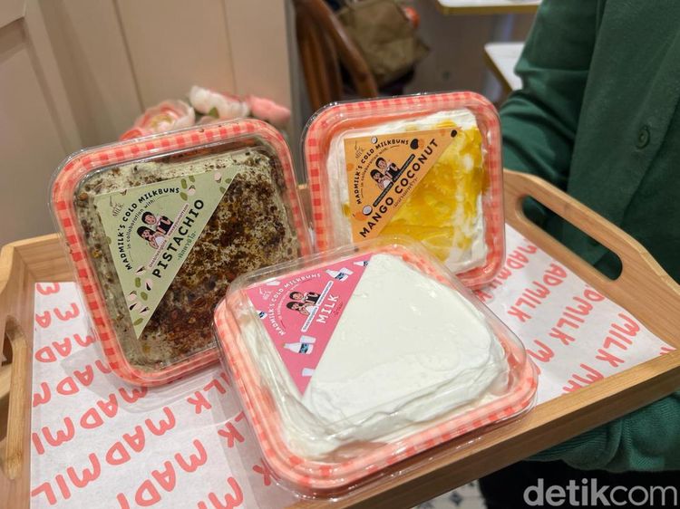 Antre Panjang! Begini Suasana di Gerai Cold Milk Bun Viral di GI