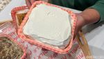 Antre Panjang! Begini Suasana di Gerai Cold Milk Bun Viral di GI
