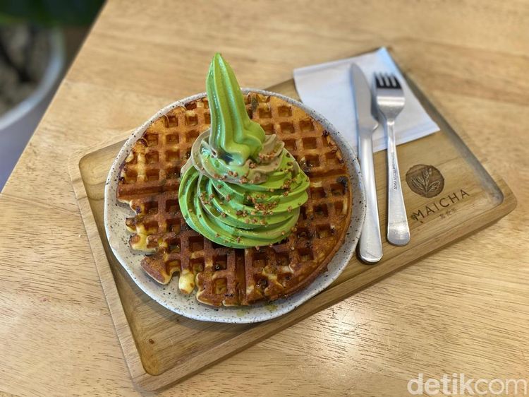 Waffle Topping Es Krim Matcha Asli Jepang Ada di Gading Serpong