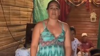 Momen kbersamaan Marta dan anak-anaknya. 17 dari 19 anak Martha kini berusia 17 tahun (Foto: TikTok @gegita_flores503)