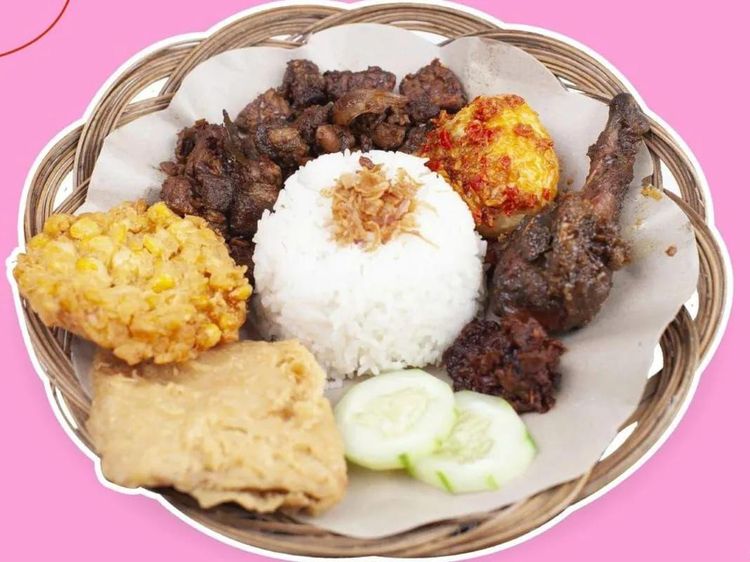 Menikmati Nasi Ponggol Khas Tegal di Pusat Kuliner Sabang