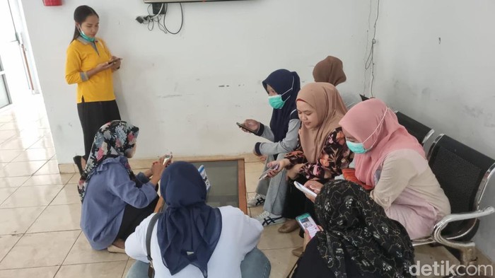 Nakes di Bone mengadu ke DPRD karena digugurkan saat pengambilan NIP.