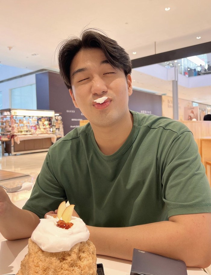Pose Keren Victor Agustino 'Masterchef' Saat Kulineran dan Masak Pose Keren Victor Agustino 'Masterchef' Saat Kulineran dan Masak