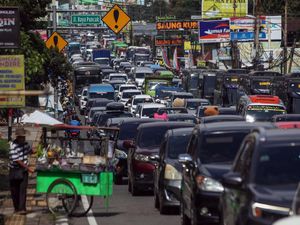 Macet Horor di Puncak: Kendaraan Tembus 150 Ribu, Padahal Maksimal 70 Ribu!