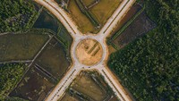 Foto udara, jalan kembar kali kadia atau inner ring road di Kendari, Sulawesi Tenggara, Jumat (1/3/2024).